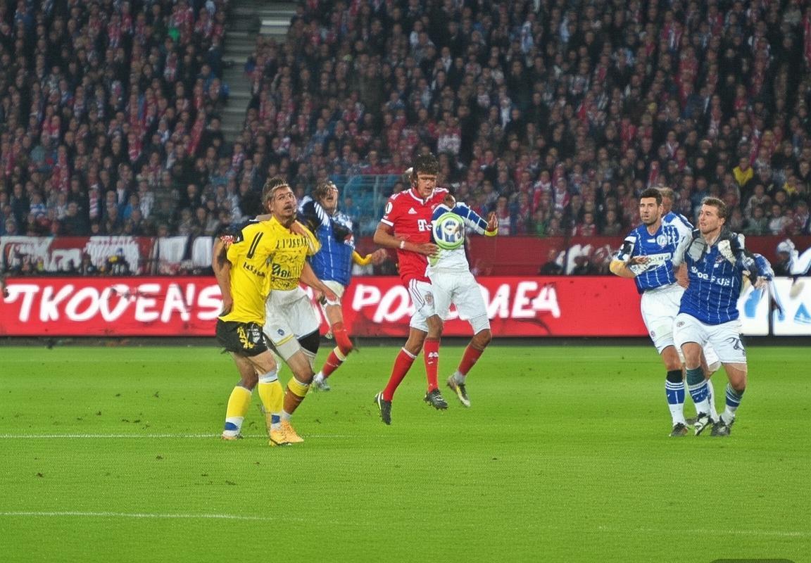 拜仁沙尔克巅峰对决：德甲经典瞬间回顾(图2)